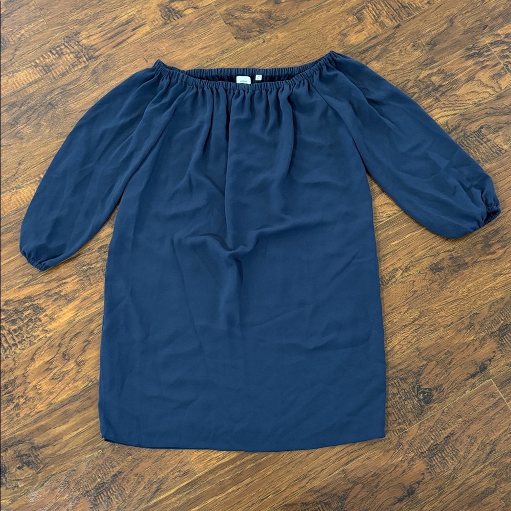 Aritzia Wilfred Duree Dress NWOT navy
Size M medium